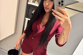 25 Jahre, 165 cm, 85C, total rasiert und osteuropäisch. Mia ist in Frankfurt am Main besuchbar und macht auch Haus- und Hotelbesuche.
